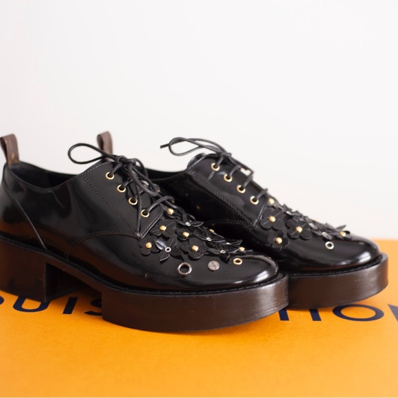 Louis Vuitton Oxfords - Picture 2 of 2